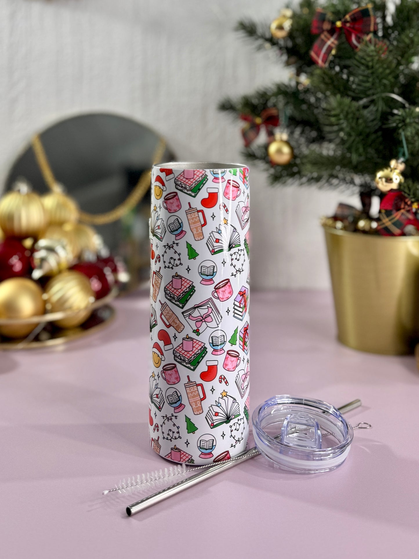 Mug Isotherme 591ml avec Couvercle et Paille - Bookish Christmas