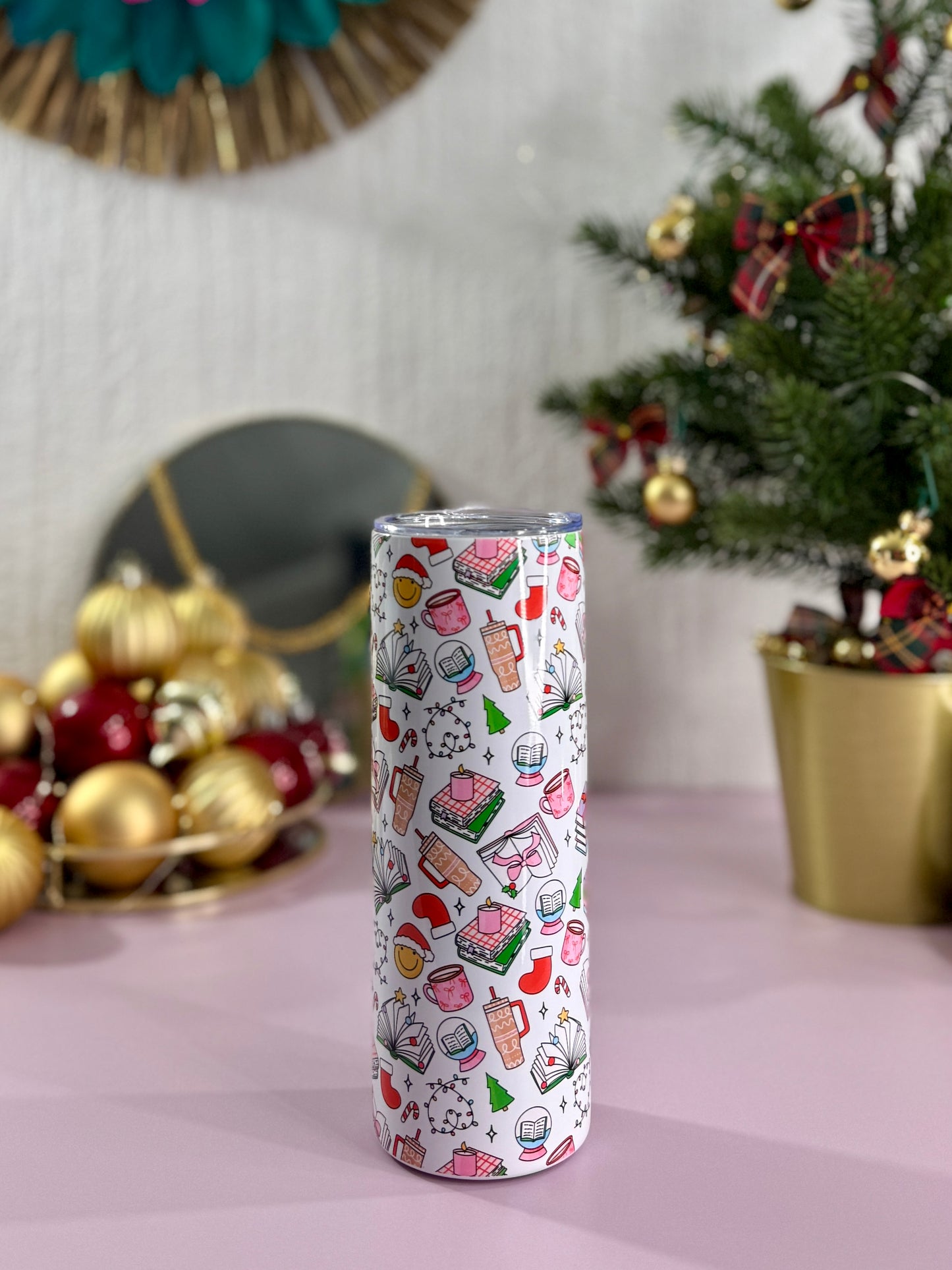 Mug Isotherme 591ml avec Couvercle et Paille - Bookish Christmas