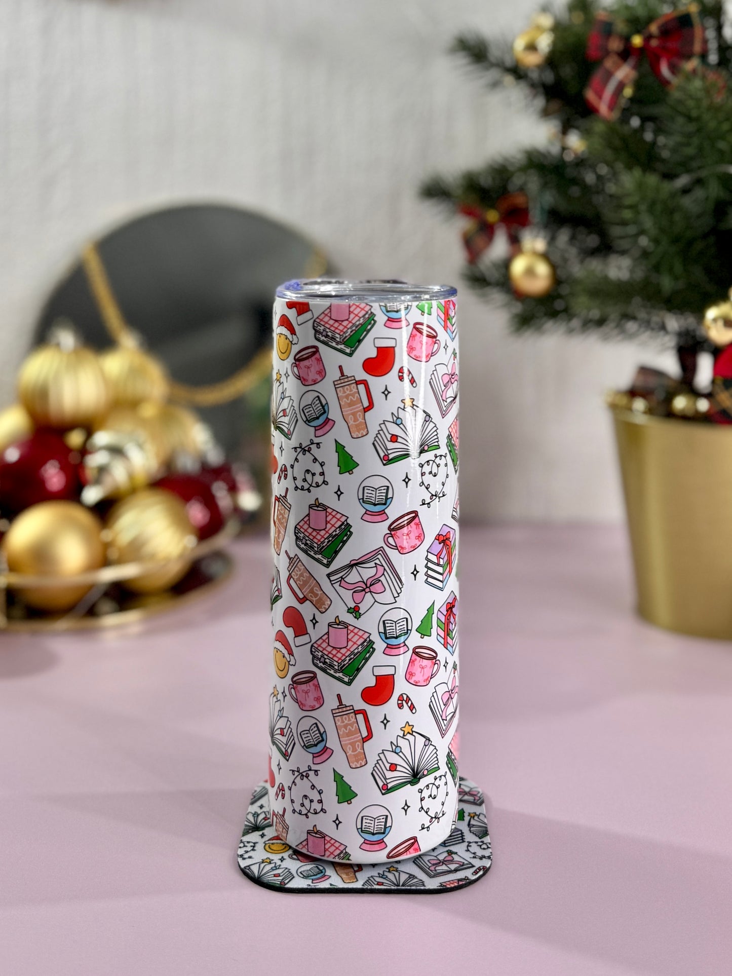 Mug Isotherme 591ml avec Couvercle et Paille - Bookish Christmas