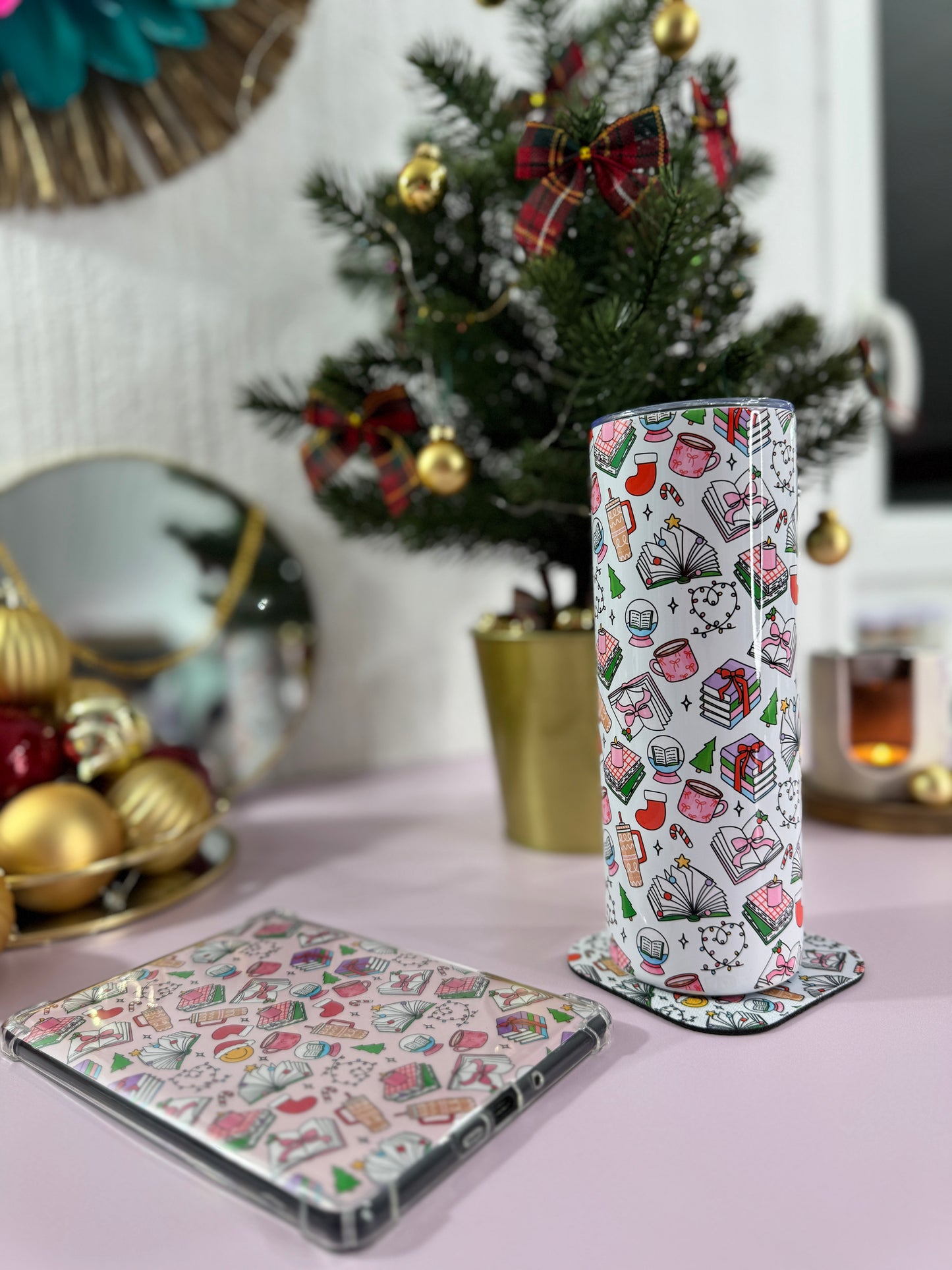 Mug Isotherme 591ml avec Couvercle et Paille - Bookish Christmas