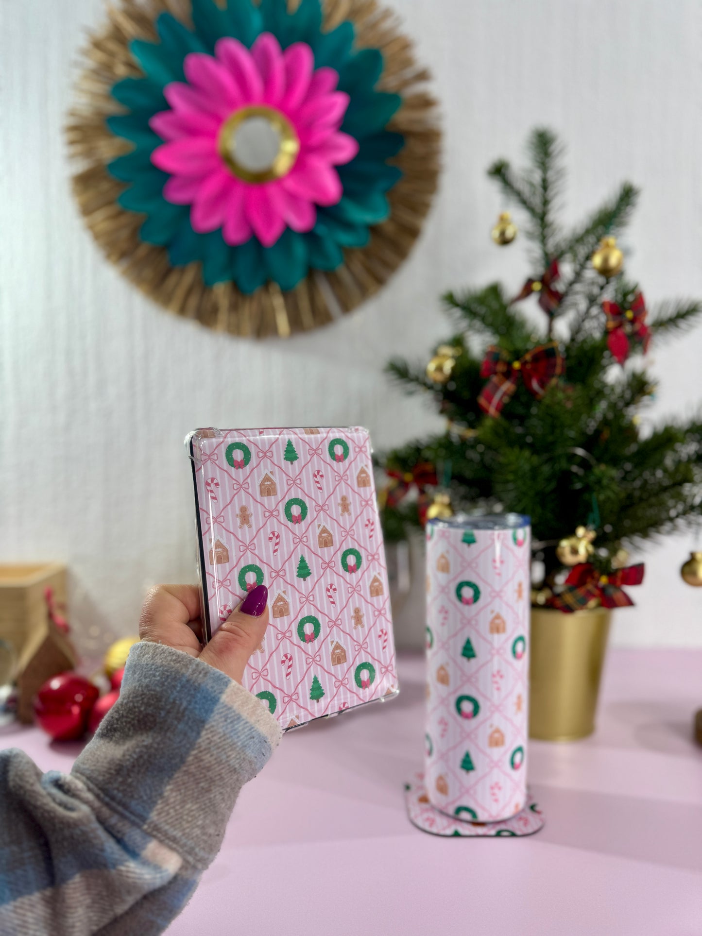 Mug Isotherme 591ml avec Couvercle et Paille - Christmas Ribbon